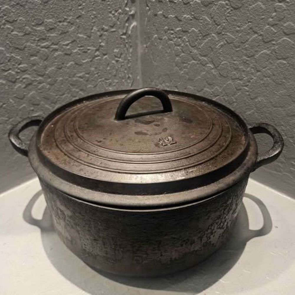 Vintage #12 Cast Iron Dutch Oven with Lid Piede-Selle Ardennes Fumay